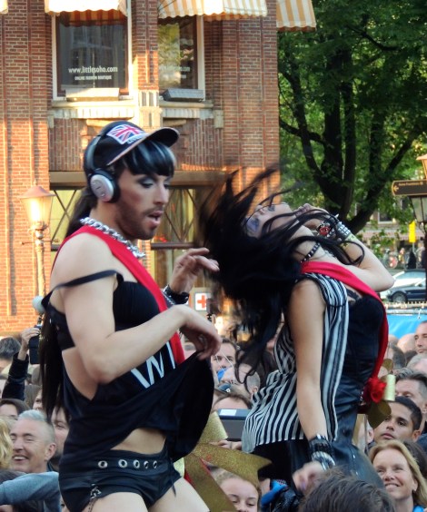 The twerk off. Ain't no thing for our girl.