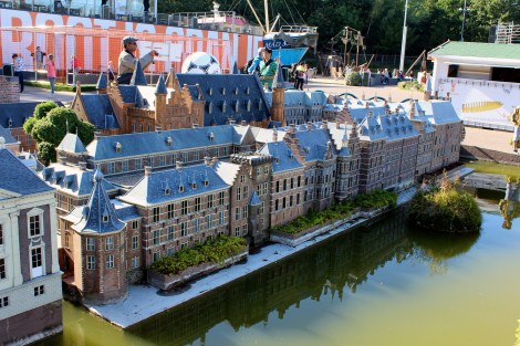 Mini view of the Binnenhof along the Hofvijver lake in Den Haag